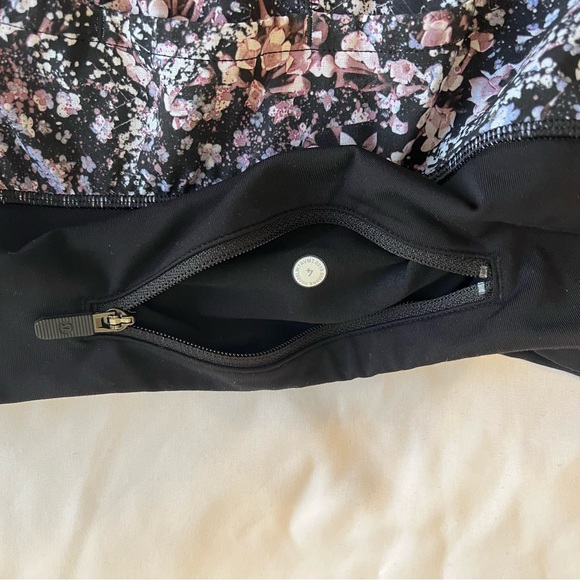 Lululemon Run Times Shorts size 4 Flower print - Picture 12 of 13